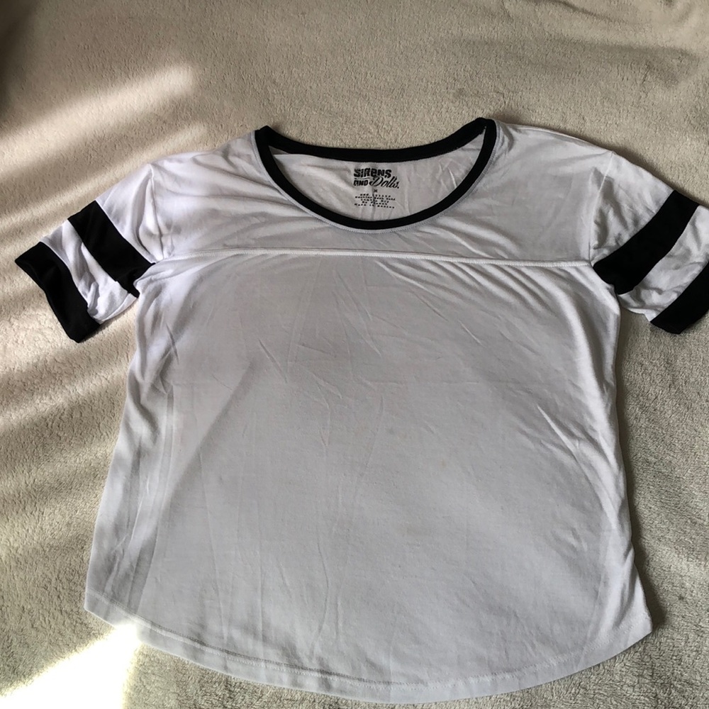 Black and white t shirt